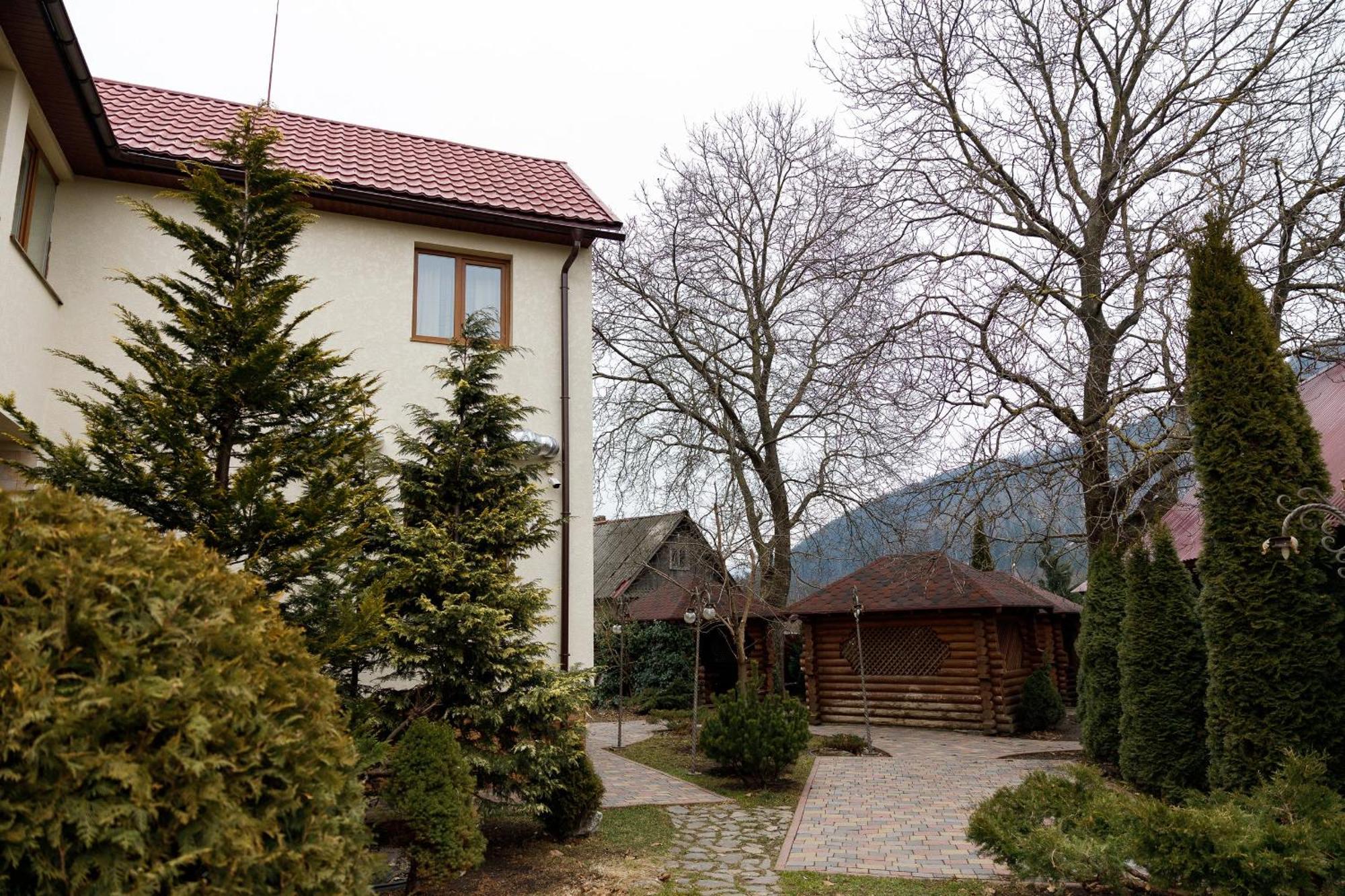 Hotel Gostyniy Dvir Synevir Synevyr Esterno foto
