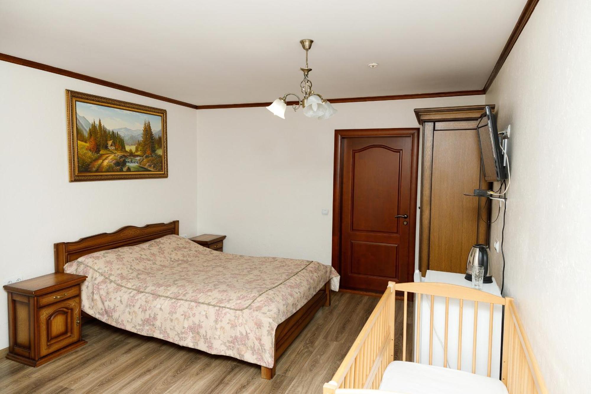 Hotel Gostyniy Dvir Synevir Synevyr Esterno foto