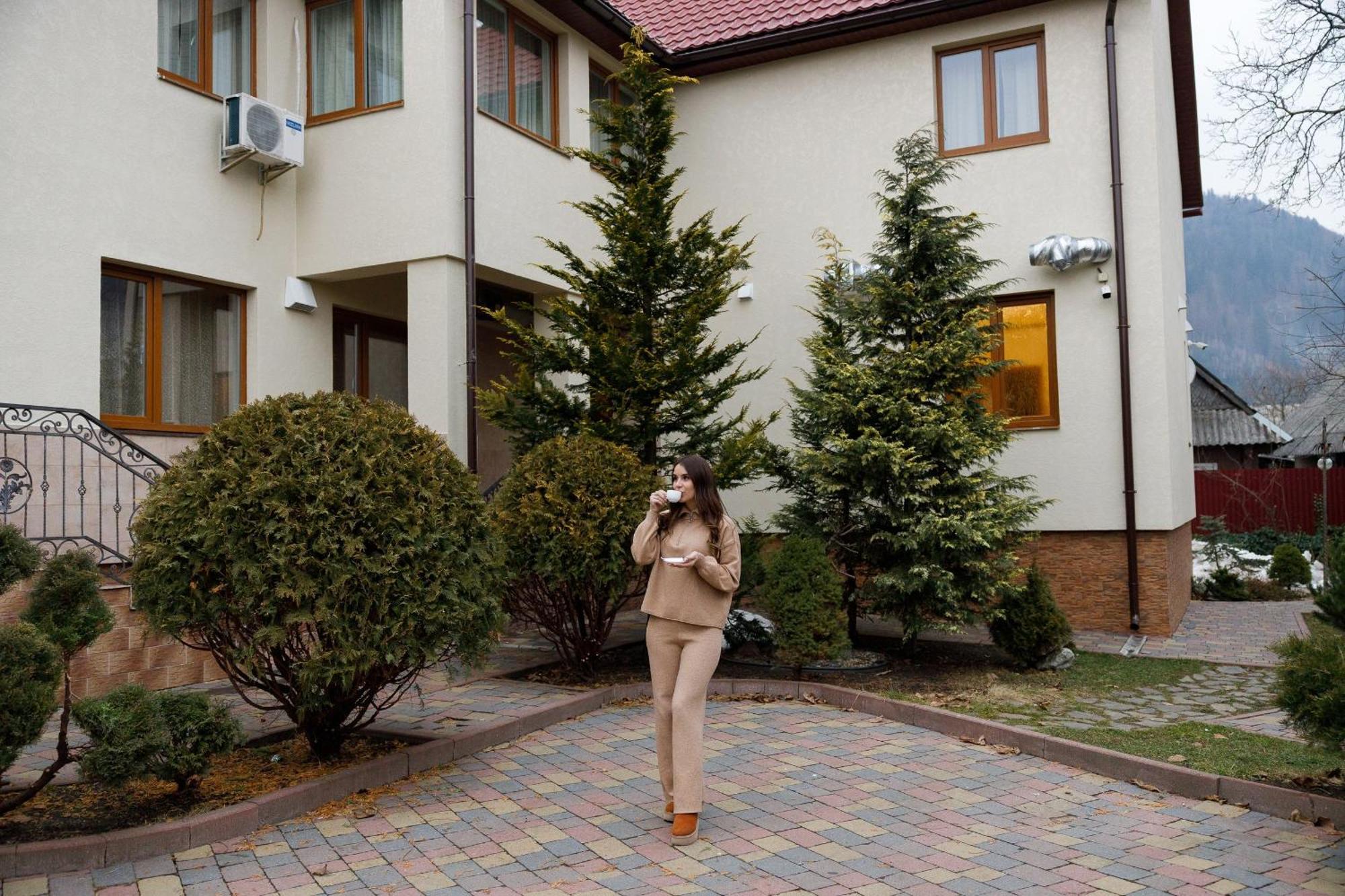 Hotel Gostyniy Dvir Synevir Synevyr Esterno foto