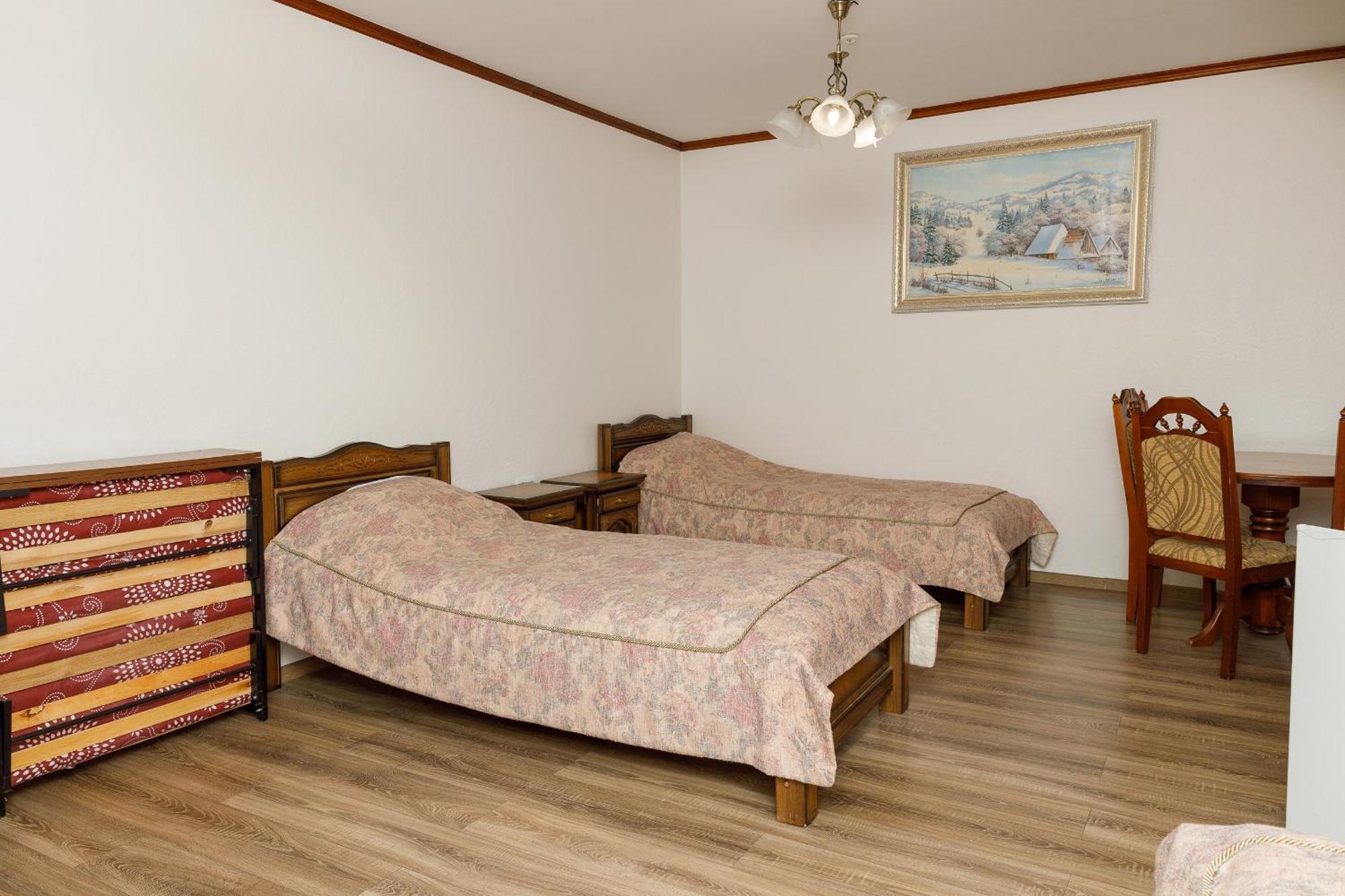 Hotel Gostyniy Dvir Synevir Synevyr Esterno foto