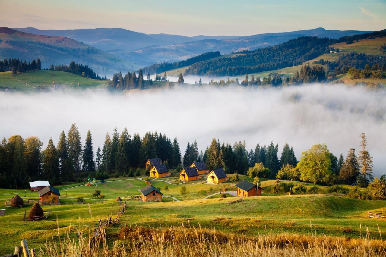 Hotel Gostyniy Dvir Synevir Synevyr Esterno foto